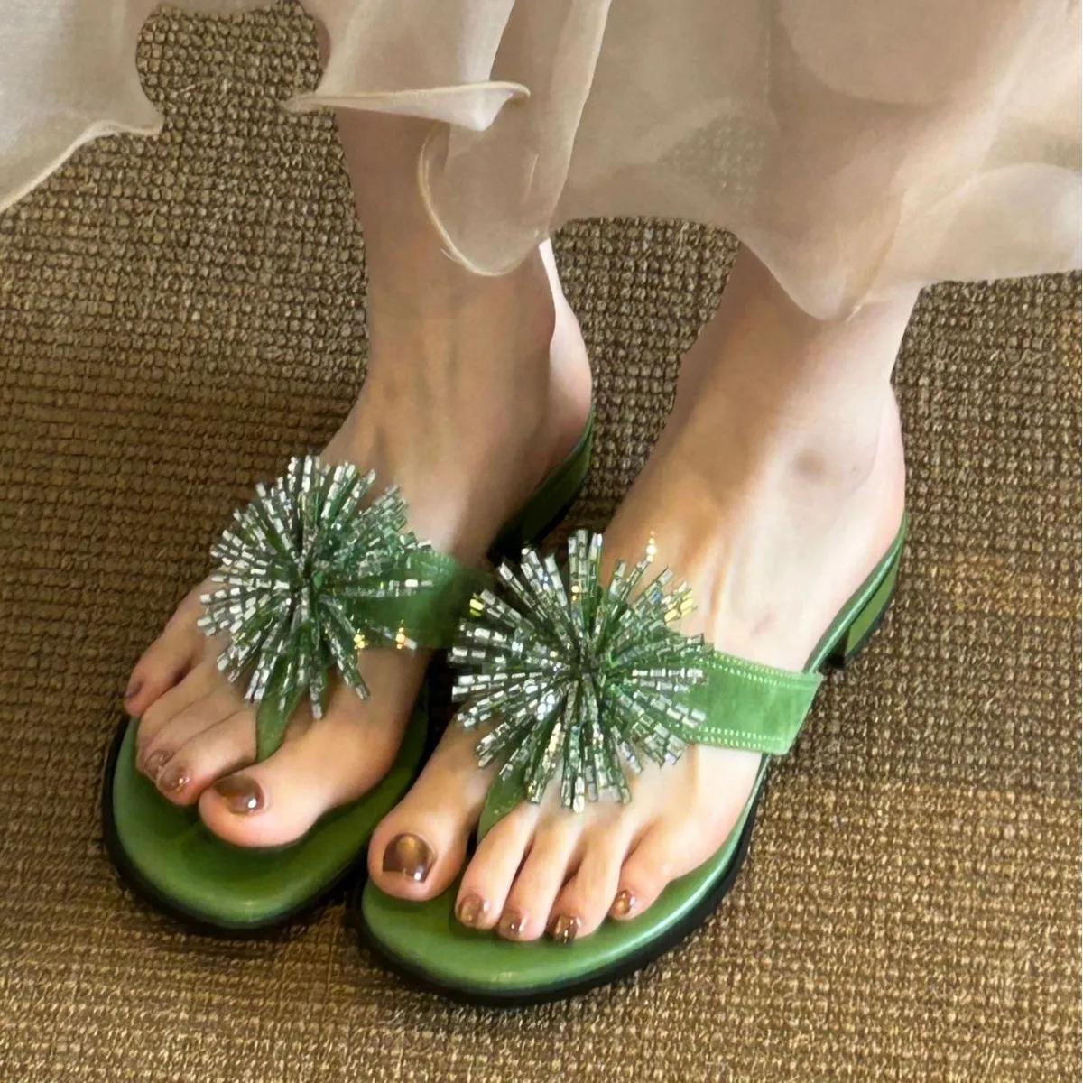 Slippers for Women Flower Star Retro First Layer Cowhide Inlaid Diamond Hollow Toe-Post women's flip-flops Women's Sandals
Slippers for Women Flower Star Retro First Layer Cowhide Inlaid Diamond Hollow Toe-Post women's flip-flops Women's Sandals
