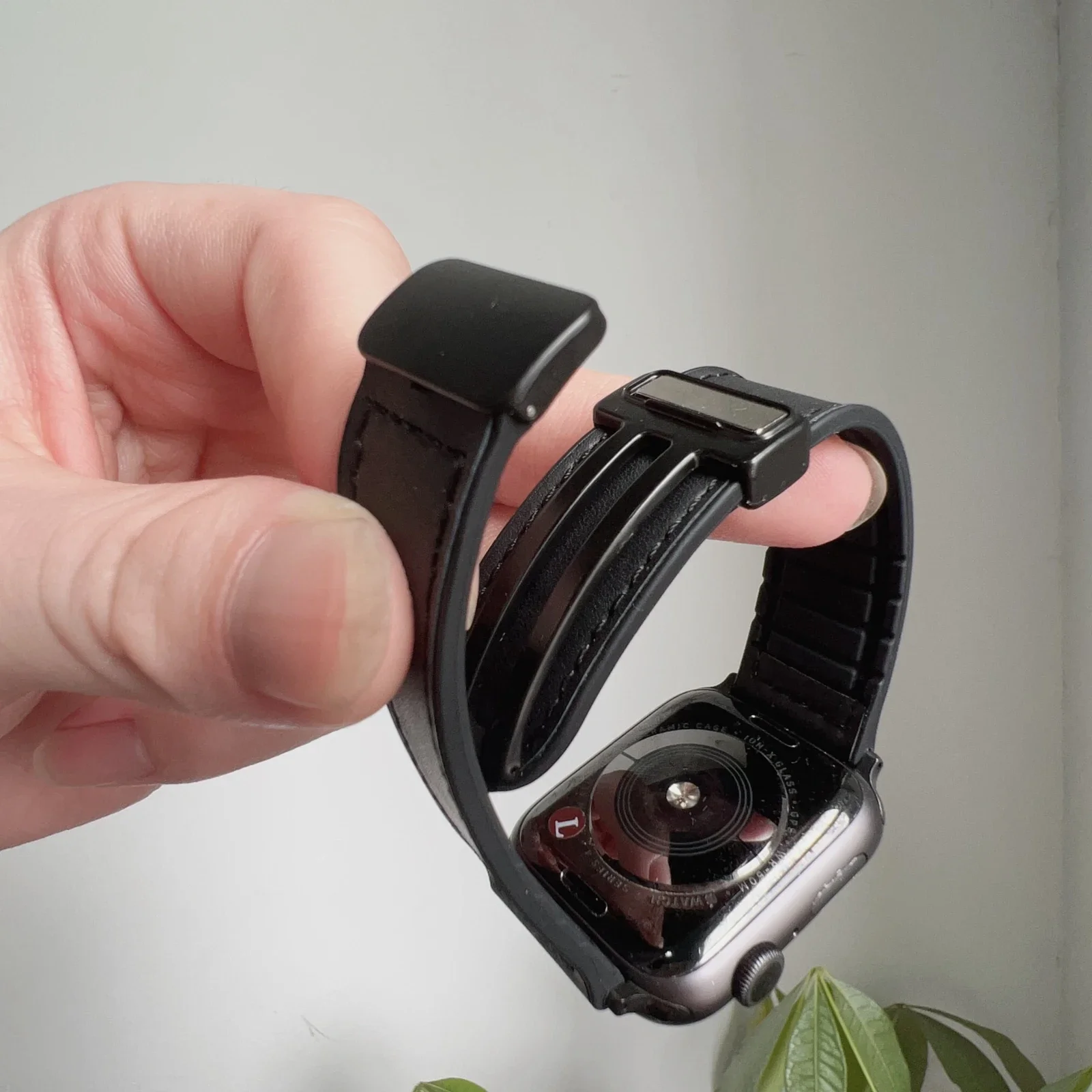 Superior Magnetic Leather loop For Apple Watch band women Series Ultra 10/9/8 40mm 41mm 42mm 44mm 45mm 46mm Strap
Superior Magnetic Leather loop For Apple Watch band women Series Ultra 10/9/8 40mm 41mm 42mm 44mm 45mm 46mm Strap