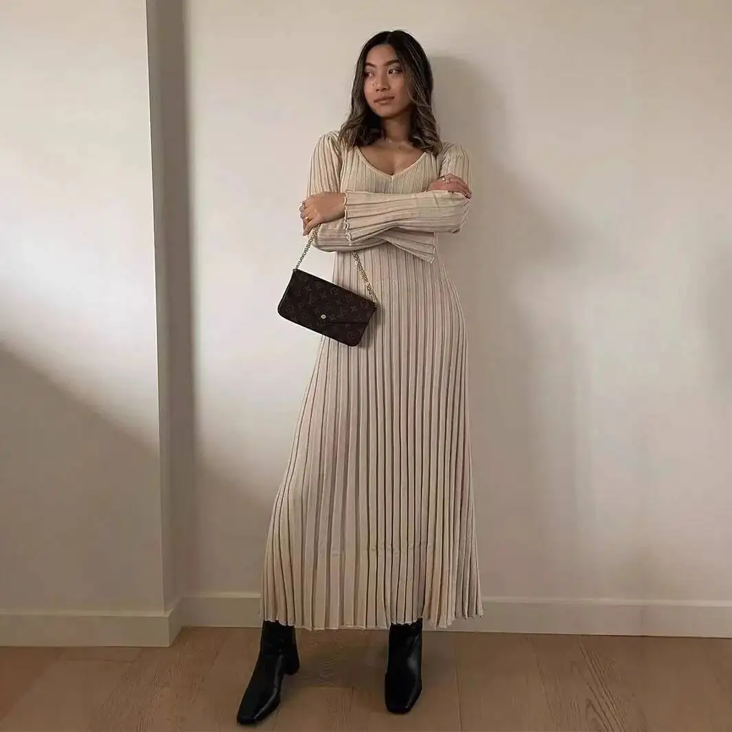 Women's Knitting Dress 2025 Autumn Winter New Knit Dress Casual Waist Cinched V Neck Large Rib Slim Fit Long Knit Dress
Women's Knitting Dress 2025 Autumn Winter New Knit Dress Casual Waist Cinched V Neck Large Rib Slim Fit Long Knit Dress