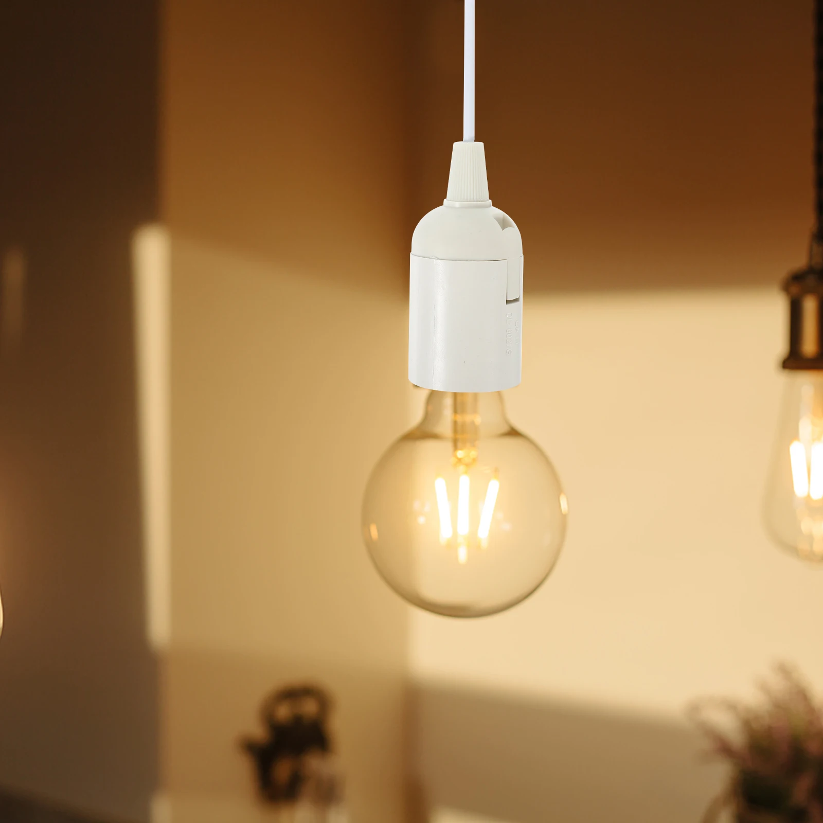 E27 Light Socket with Switch White Pendant Lamp Head Wire Bulb Holder ABS Adjustable Length DIY Home Lighting Accessories
E27 Light Socket with Switch White Pendant Lamp Head Wire Bulb Holder ABS Adjustable Length DIY Home Lighting Accessories