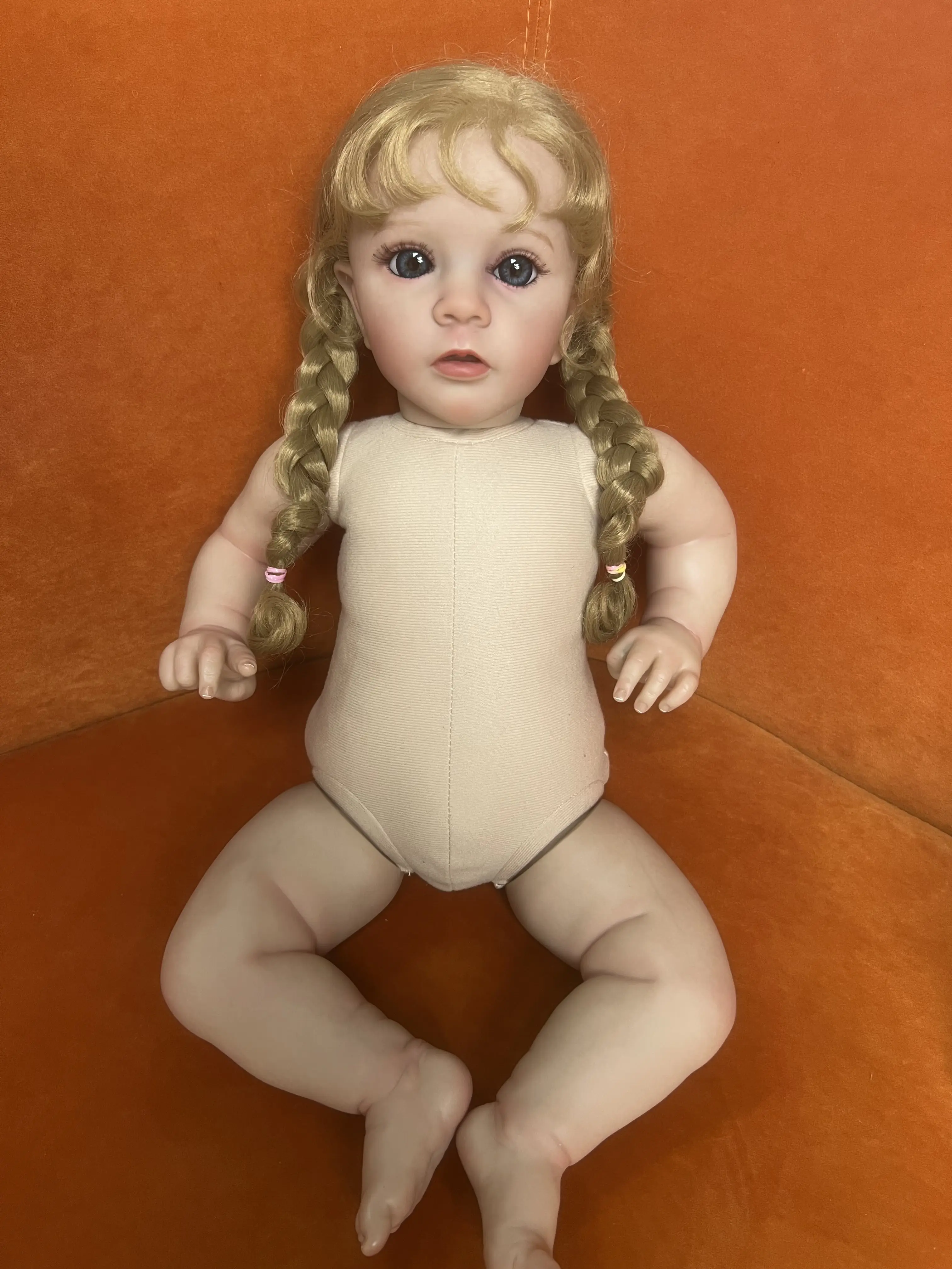 FBBD 60CM High Quality Already Painted Finished Doll Reborn Toddler Girl Doll Missy Hand Paint 3D Skin with Visible Veins
FBBD 60CM High Quality Already Painted Finished Doll Reborn Toddler Girl Doll Missy Hand Paint 3D Skin with Visible Veins