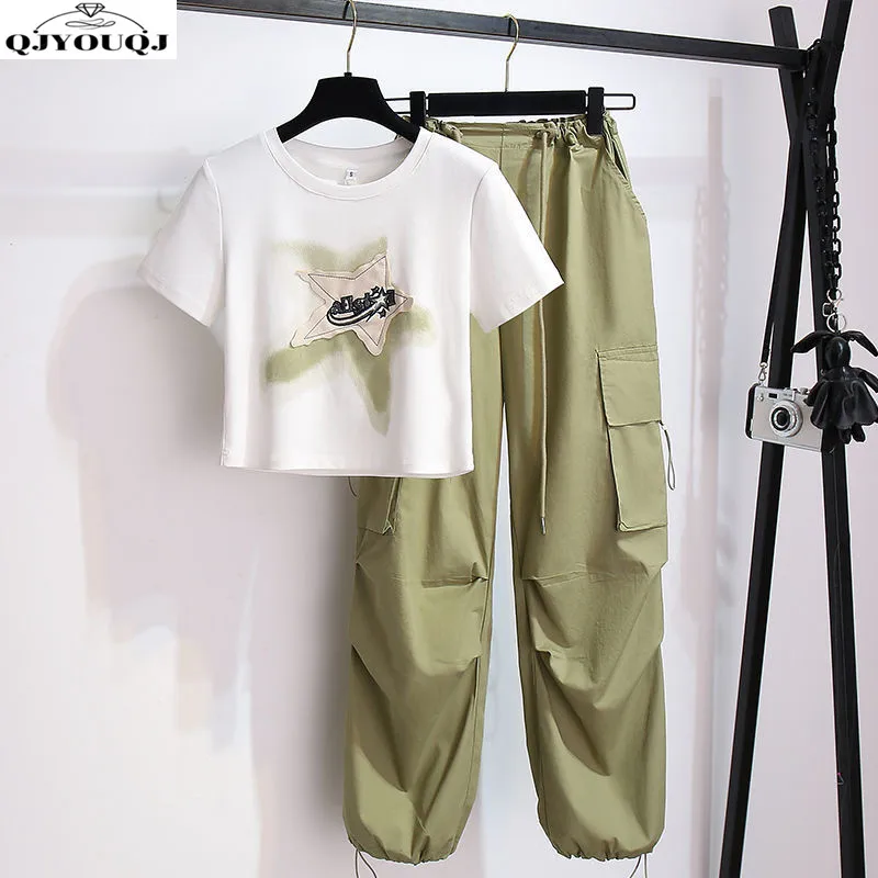 Spring and summer Korean version new spliced short sleeved T-shirt+fashionable casual pants two-piece set
Spring and summer Korean version new spliced short sleeved T-shirt+fashionable casual pants two-piece set