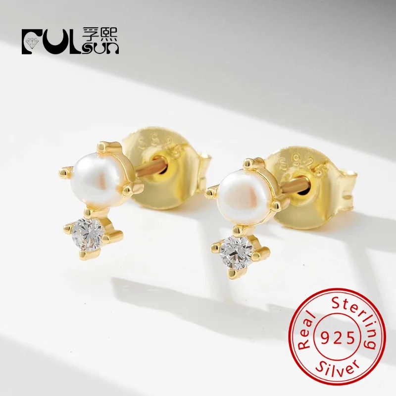 Wholesale Jewelry 925 Sterling Silver 14K Gold Plated Cz Zircon Mini Cute Bread Beads Shaped Earrings
Wholesale Jewelry 925 Sterling Silver 14K Gold Plated Cz Zircon Mini Cute Bread Beads Shaped Earrings
