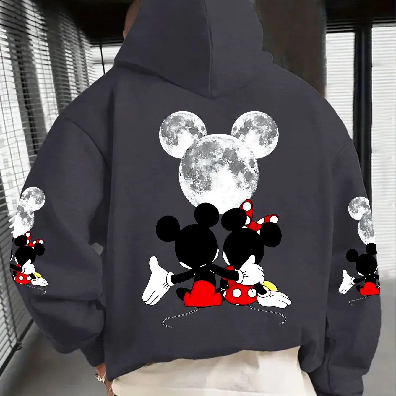 Мужская толстовка с Микки Маусом Disney, осень-зима, повседневный пуловер унисекс, толстовка, одежда, уличная одежда большого размера
Мужская толстовка с Микки Маусом Disney, осень-зима, повседневный пуловер унисекс, толстовка, одежда, уличная одежда большого размера