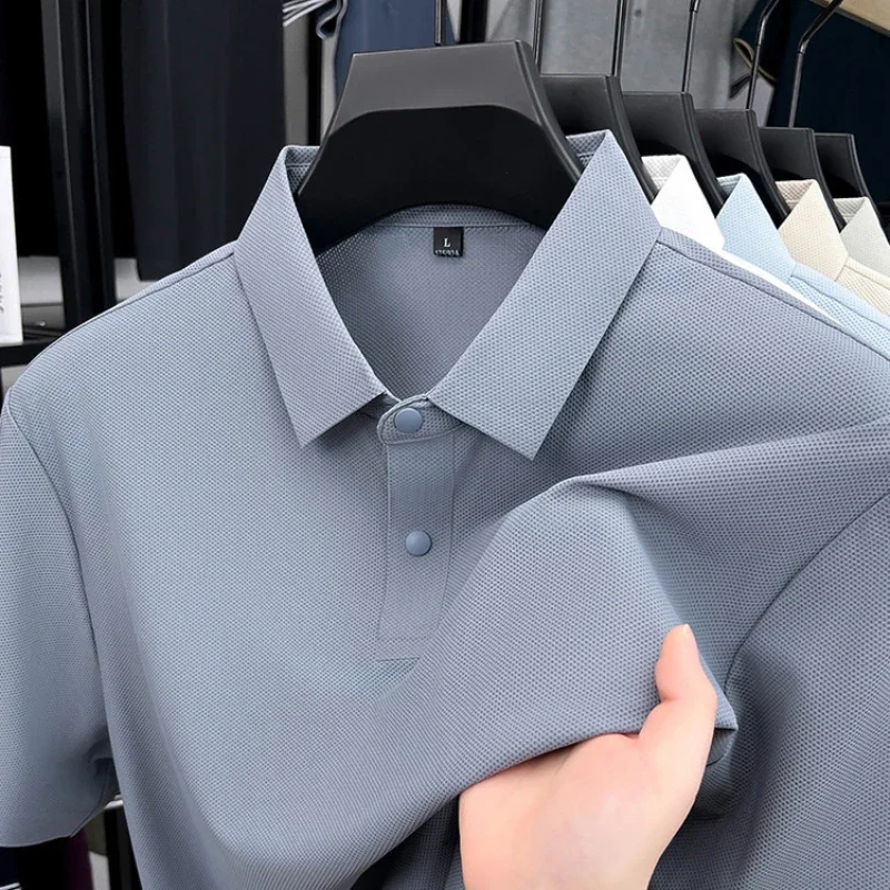 2025 High-Quality Breathable and Moisture-Wicking Business Casual Polo Shirt for Men, Summer Solid Color T-Shirt.
2025 High-Quality Breathable and Moisture-Wicking Business Casual Polo Shirt for Men, Summer Solid Color T-Shirt.