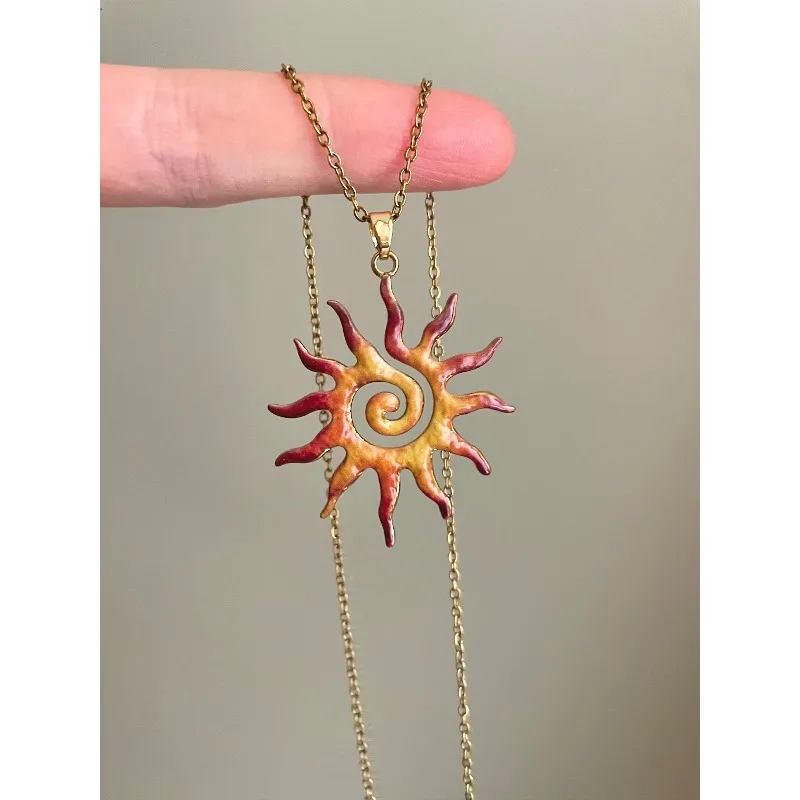 Bohemian Sun Necklace Retro, Gorgeous, Whiteish, Niche Design Bohemian, Non Collision Style
Bohemian Sun Necklace Retro, Gorgeous, Whiteish, Niche Design Bohemian, Non Collision Style