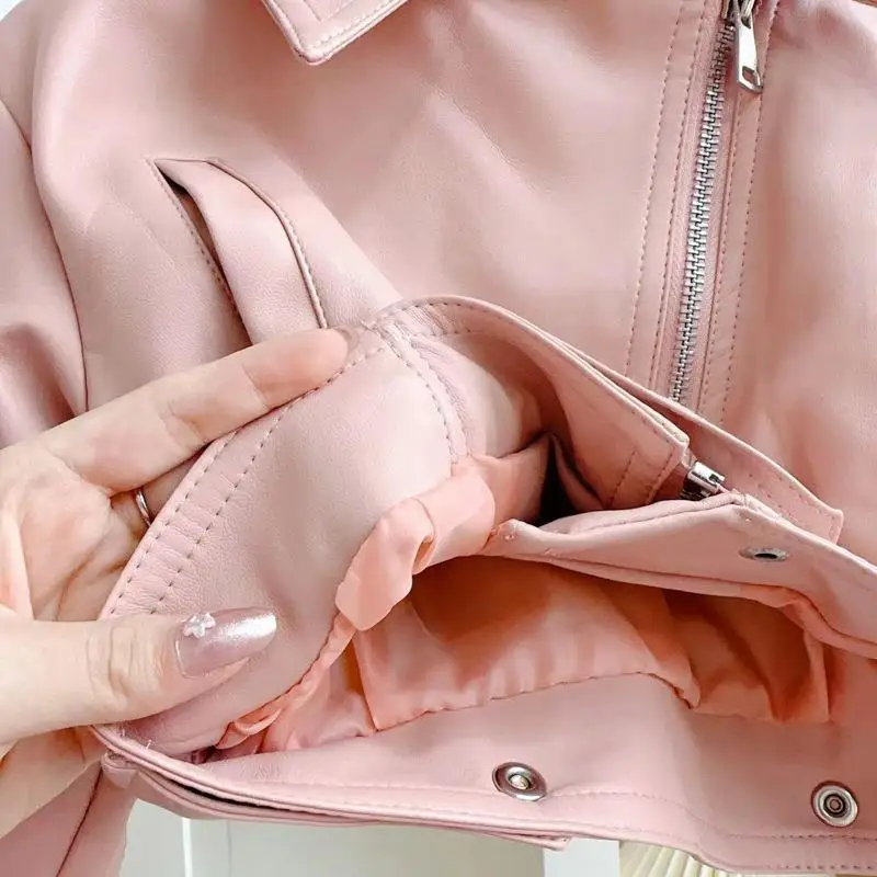 Spring and Autumn Girls' Leather Jacket New Korean Edition Children's Casual Zipper Jacket Western Coat
Spring and Autumn Girls' Leather Jacket New Korean Edition Children's Casual Zipper Jacket Western Coat