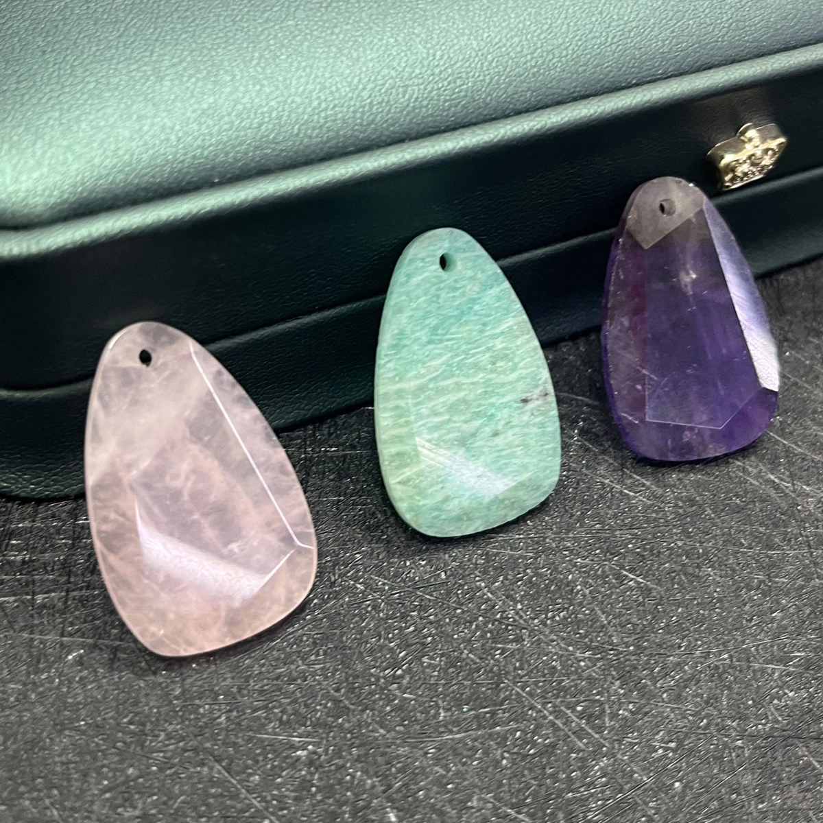 5pcs Natural Stone Pendant Triangle Shape Rose Quartz Amazonite Pendant Charms for Making DIY Jewerly Necklace Accessories 21x33
5pcs Natural Stone Pendant Triangle Shape Rose Quartz Amazonite Pendant Charms for Making DIY Jewerly Necklace Accessories 21x33