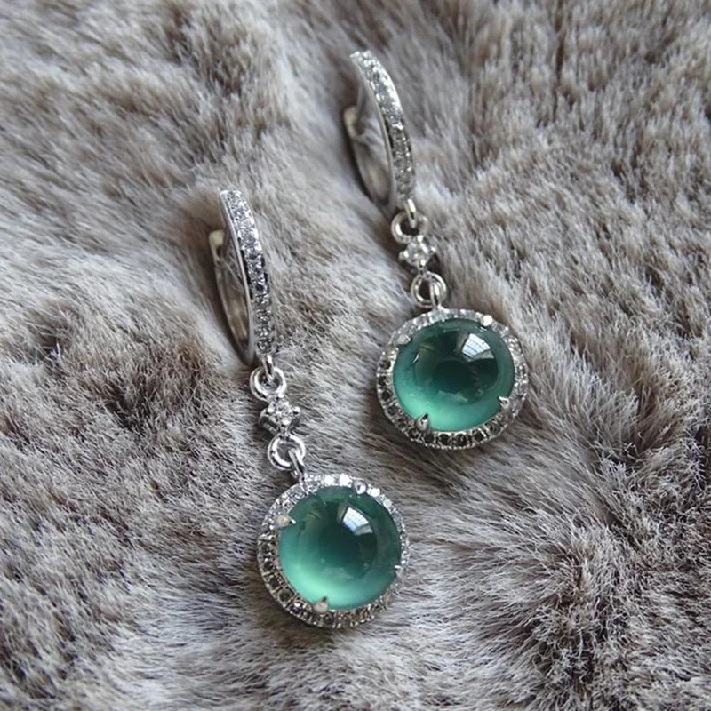 Designer New Natural Chrysoprase Long Earrings With Diamonds Fresh Noble Light Luxury Charm Ladies Silver Jewelry
Designer New Natural Chrysoprase Long Earrings With Diamonds Fresh Noble Light Luxury Charm Ladies Silver Jewelry