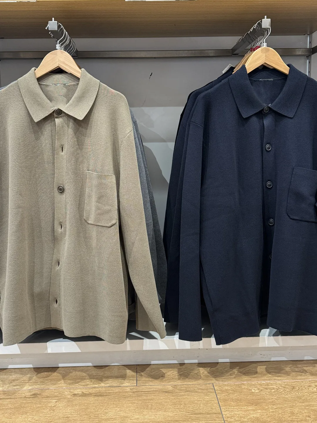 Вязаный кардиган-свитер с отложным воротником, в рубчик, с длинными рукавами, теплый, повседневный, осенне-зимний, новинка
Вязаный кардиган-свитер с отложным воротником, в рубчик, с длинными рукавами, теплый, повседневный, осенне-зимний, новинка