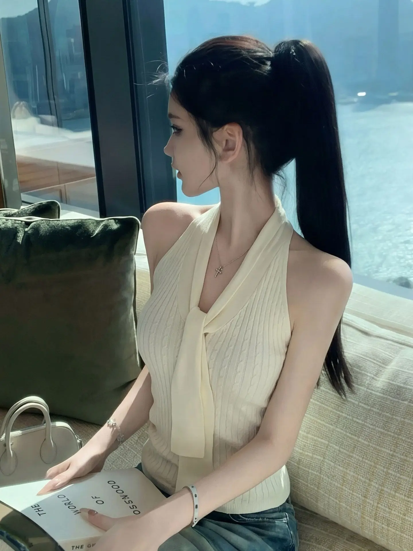 Korean Style Beautiful Sleeveless Vest Women's Summer New Design Sensation Hot Girl No Sleeve Tank Top Fashionable Knitted Cr...
Korean Style Beautiful Sleeveless Vest Women's Summer New Design Sensation Hot Girl No Sleeve Tank Top Fashionable Knitted Cr...