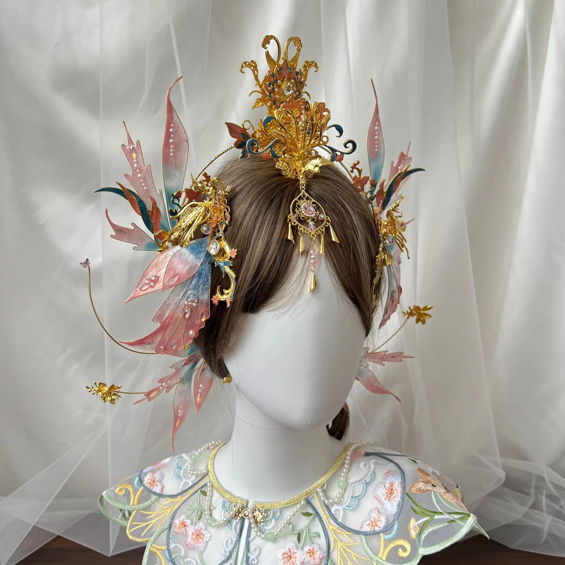 Ancient Style Han Chinese Clothing Headdress Tuinga Suit Exotic Dunhuang Headdress Hair Clasp Suit Shooting Accessories
Ancient Style Han Chinese Clothing Headdress Tuinga Suit Exotic Dunhuang Headdress Hair Clasp Suit Shooting Accessories