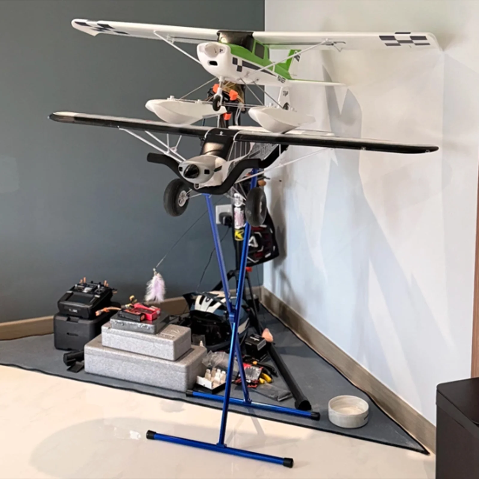 Multifunctional, Stable And Portable RC Airplane Model Stand Made of Aluminum Alloy for Home, Office And Living Room
Multifunctional, Stable And Portable RC Airplane Model Stand Made of Aluminum Alloy for Home, Office And Living Room