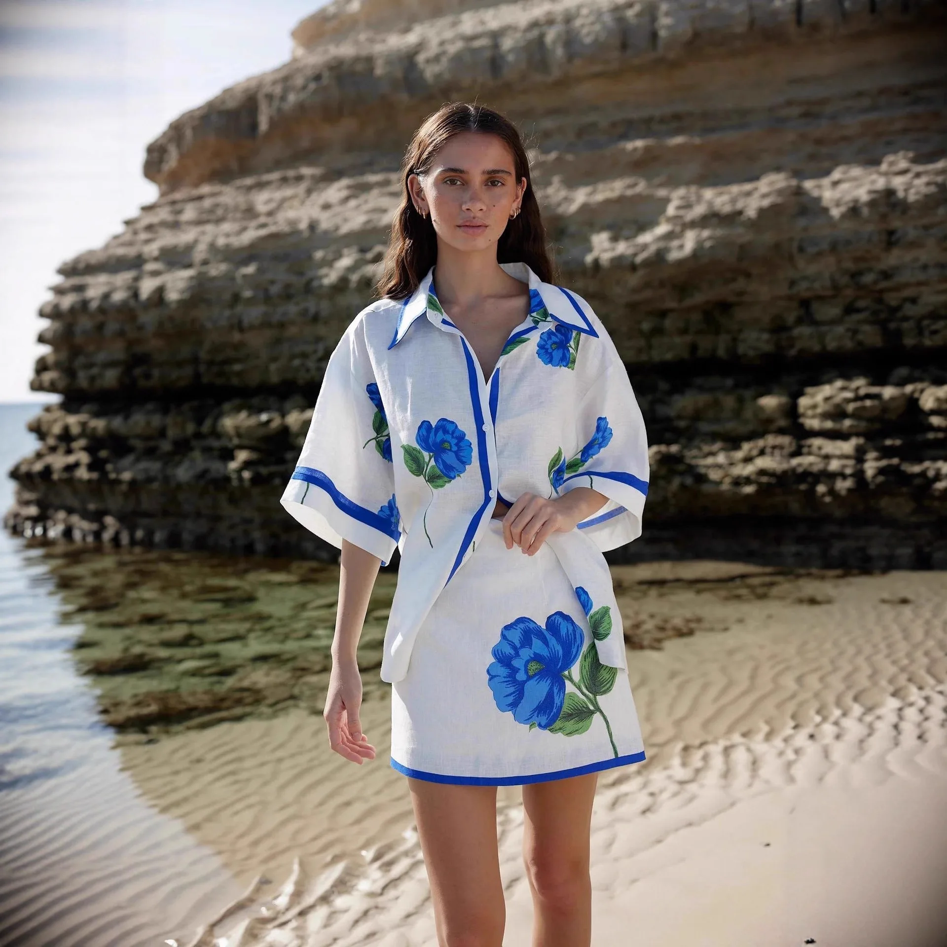 New style casual and fashionable linen shirt with hip-hugging skirt set
New style casual and fashionable linen shirt with hip-hugging skirt set