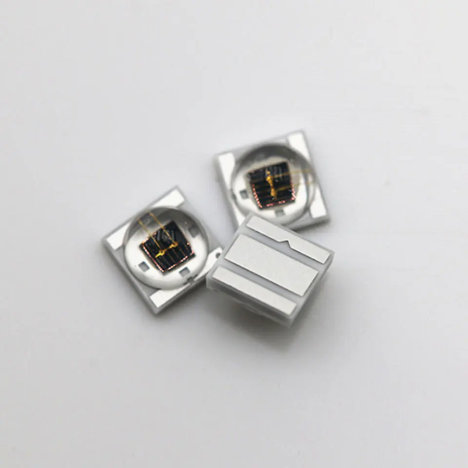 5PCS Ceramic 3535 IR850nm IR940nm LED Beads 3W Infrared Lamp Chip Security Monitoring infrared Emission Tube
5PCS Ceramic 3535 IR850nm IR940nm LED Beads 3W Infrared Lamp Chip Security Monitoring infrared Emission Tube