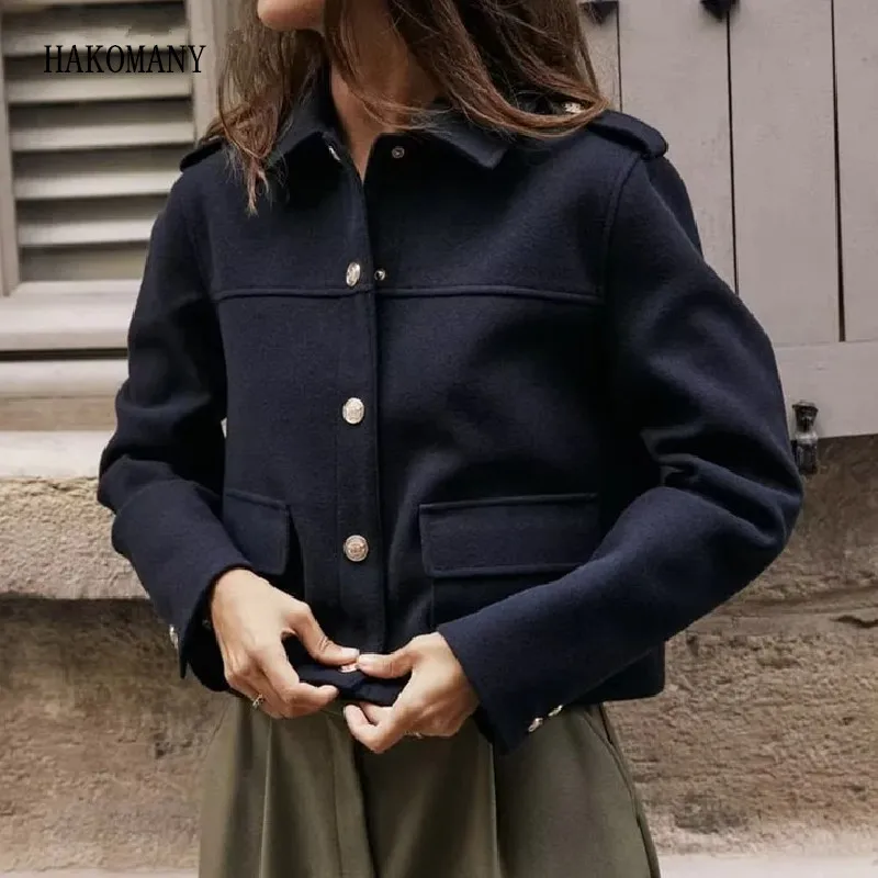 2023 Women Metal Single-breasted Buttons Cardigan Full Sleeve Short Thick Jacket Autumn Winter CHIC Lapel Short Coat
2023 Women Metal Single-breasted Buttons Cardigan Full Sleeve Short Thick Jacket Autumn Winter CHIC Lapel Short Coat