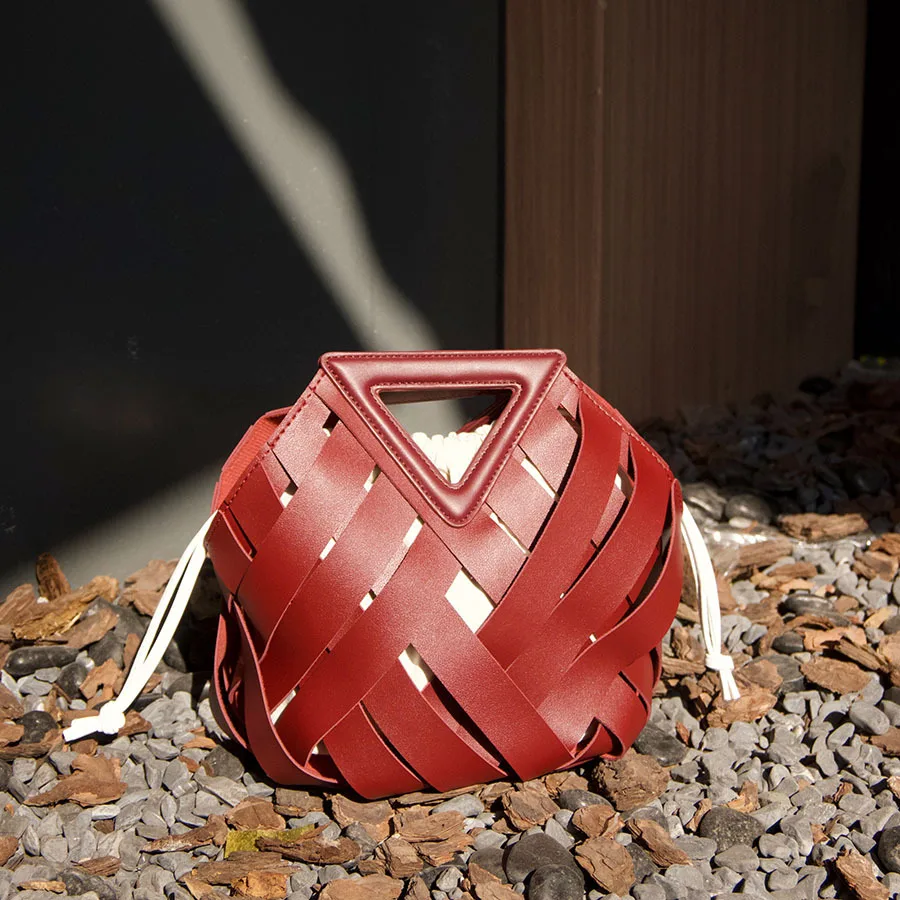 Простая корзина-сумка для овощей, нишевый дизайн, стильная, модная, портативная плетеная сумка
Простая корзина-сумка для овощей, нишевый дизайн, стильная, модная, портативная плетеная сумка