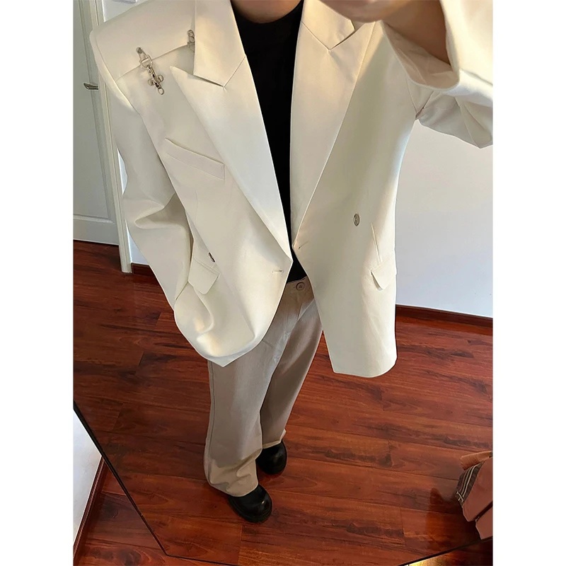 Мужской повседневный костюм с погонами на плечах в стиле авиационной формы, модный дизайн, весна-осень, полиэстер, длинный рукав
Мужской повседневный костюм с погонами на плечах в стиле авиационной формы, модный дизайн, весна-осень, полиэстер, длинный рукав