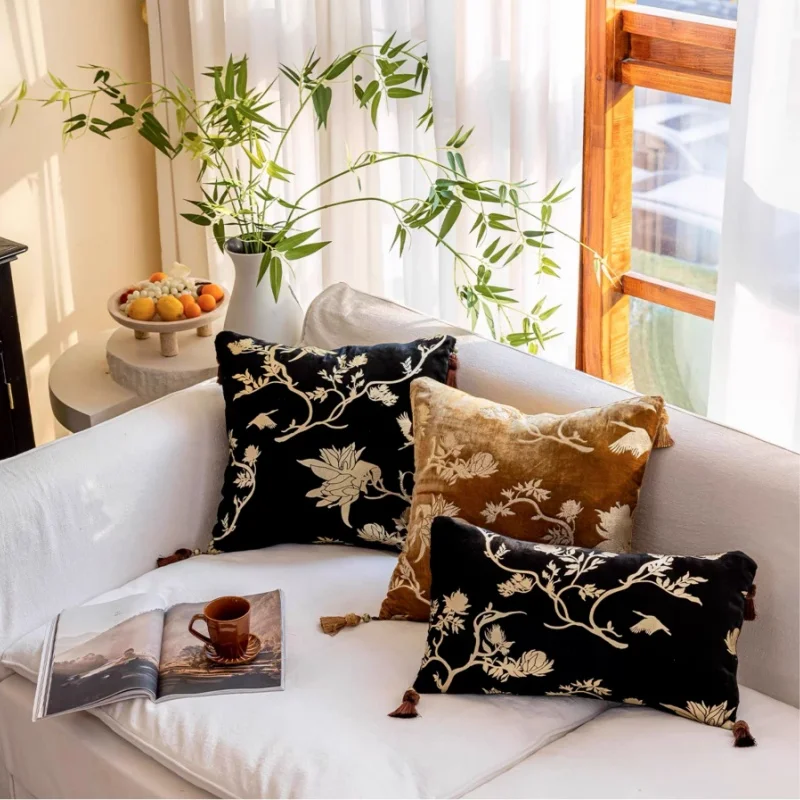 Luxury Golden Brown Pillows Retro Black Cushion Case Retro Chinese Flower Decorative Pillow Cover For Sofa Chair Home Decoration
Luxury Golden Brown Pillows Retro Black Cushion Case Retro Chinese Flower Decorative Pillow Cover For Sofa Chair Home Decoration