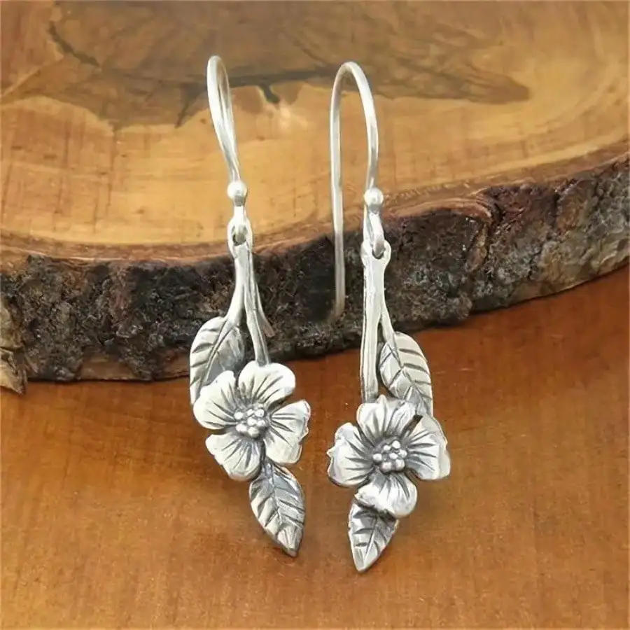 Vintage Flower Earrings Bohemian Style Long Earrings Suitable for Vacation Daily Wear Elegant Women's Earrings
Vintage Flower Earrings Bohemian Style Long Earrings Suitable for Vacation Daily Wear Elegant Women's Earrings