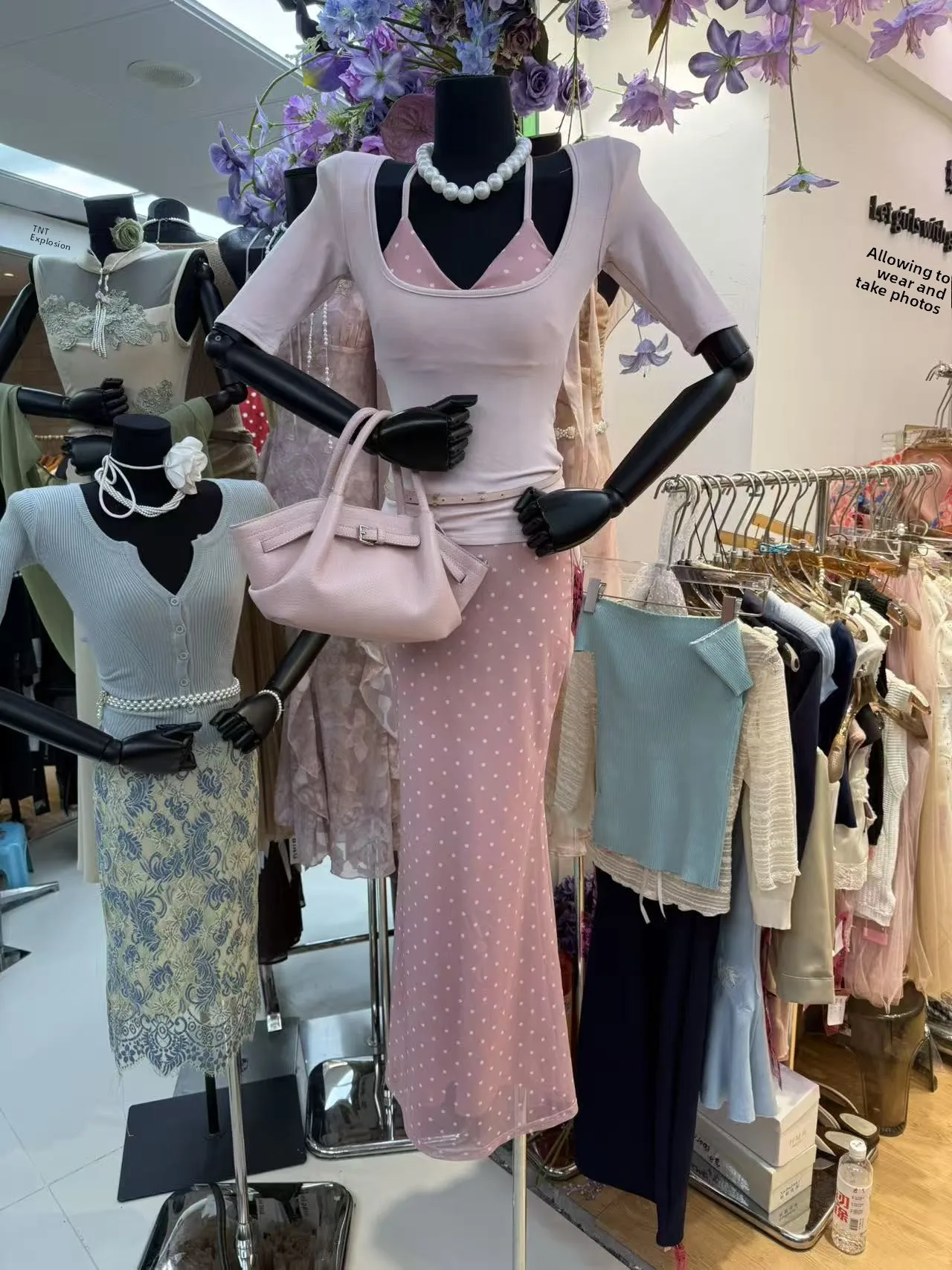 Pink Polka Dot Mermaid Skirt Set Women's Summer High Fashion Two-Piece Set Style round Neck Slim Fit for Vacation And D...
Pink Polka Dot Mermaid Skirt Set Women's Summer High Fashion Two-Piece Set Style round Neck Slim Fit for Vacation And D...