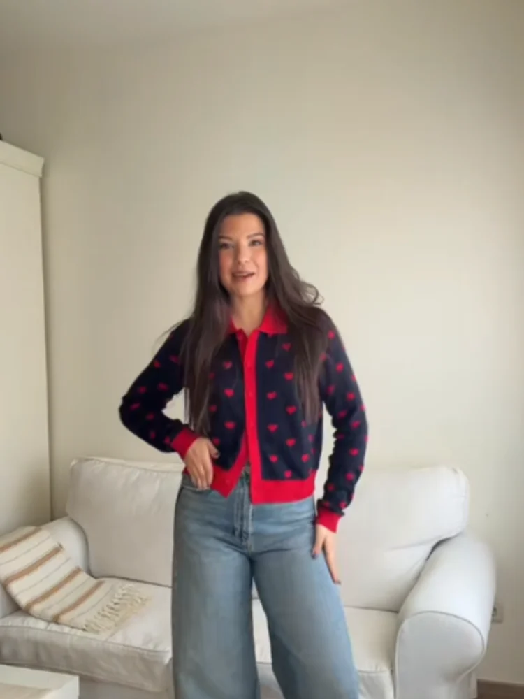 Chic Knitted Cardigan for Women Retro Lapel Collar Full Sleeve Elastic Waist Slim Fit Sweater 2026 New Spring Lady Daily Outfits
Chic Knitted Cardigan for Women Retro Lapel Collar Full Sleeve Elastic Waist Slim Fit Sweater 2026 New Spring Lady Daily Outfits