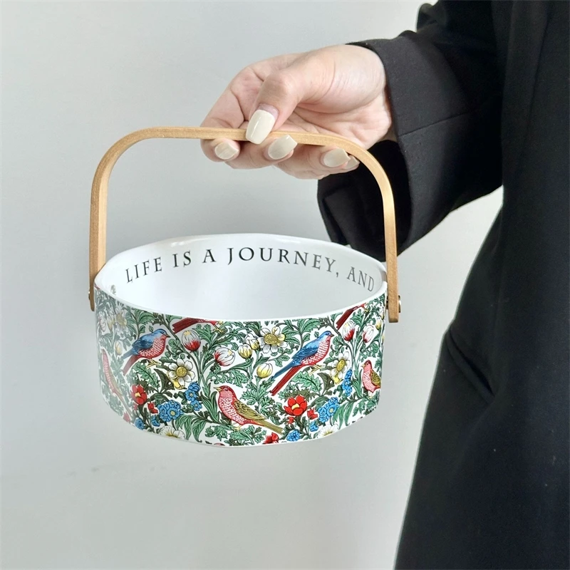 Корзина с фруктами в стиле Морриса, деревянный поднос для гостиной, центральная часть стола, домашний декор в качестве корпоративного подарка, элегантный винтажный
Корзина с фруктами в стиле Морриса, деревянный поднос для гостиной, центральная часть стола, домашний декор в качестве корпоративного подарка, элегантный винтажный