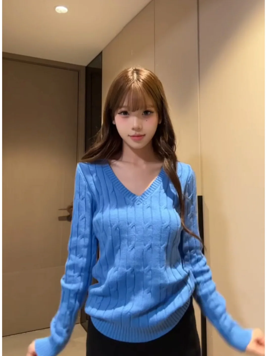 Korean Style Blue V-Neck Twisted Knit Sweater Women's Spring Lazy High-End Slimming Versatile Spicy Girl Top
Korean Style Blue V-Neck Twisted Knit Sweater Women's Spring Lazy High-End Slimming Versatile Spicy Girl Top