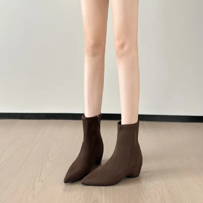 Retro Women Shoes French Pointed Tip Ankle Boots for Woman Exquisite Stretch Boot Height Increase 5cm Designer Shoes Botas Mujer
Retro Women Shoes French Pointed Tip Ankle Boots for Woman Exquisite Stretch Boot Height Increase 5cm Designer Shoes Botas Mujer