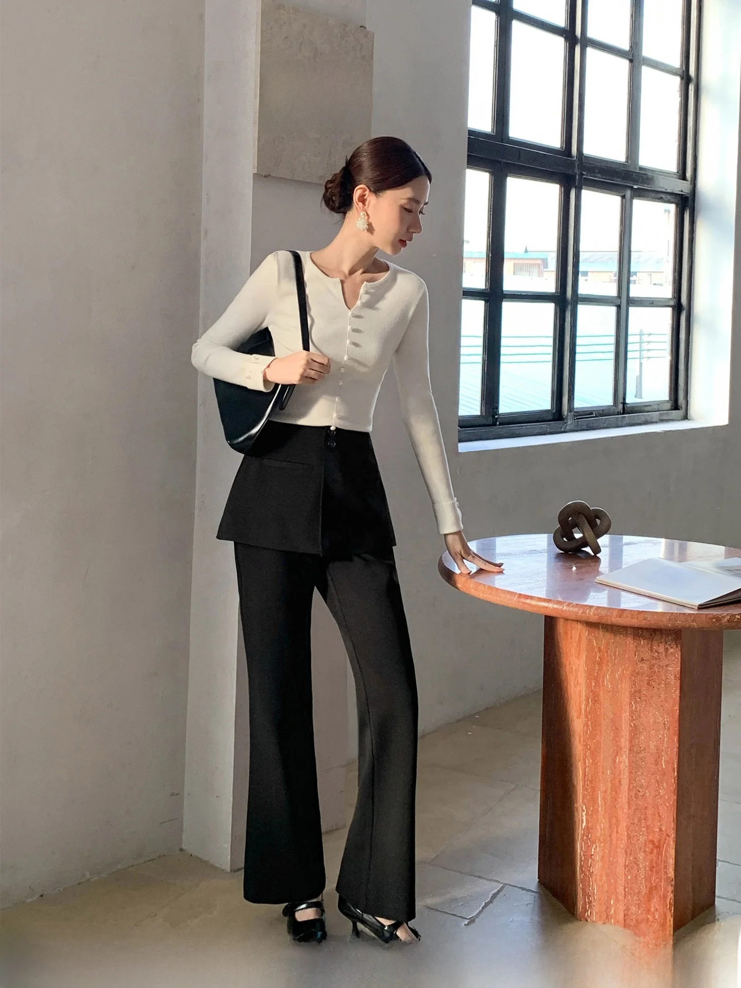 XXNING High Waist Flared Pants Women's Decorative Bum Curtain Two-Piece Set Slimming Floor-Length Casual Trousers
XXNING High Waist Flared Pants Women's Decorative Bum Curtain Two-Piece Set Slimming Floor-Length Casual Trousers