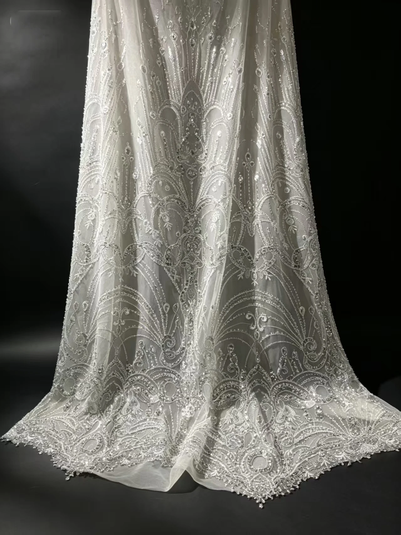 XILEI #22 Luxury Full Beads Tulle Lace Fabric New Style Embroidery Bridal Gown Wedding Dress DIY Lace Patchwork
XILEI #22 Luxury Full Beads Tulle Lace Fabric New Style Embroidery Bridal Gown Wedding Dress DIY Lace Patchwork