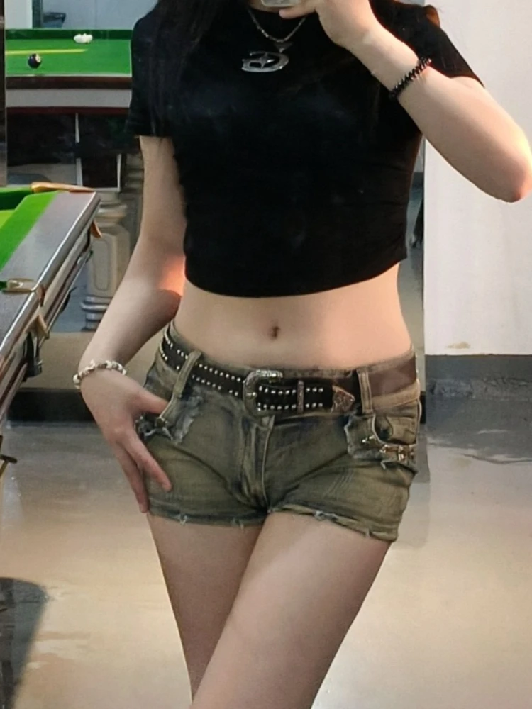 American Rivet Denim Shorts Women Trendy Chic Sexy Femme Skinny Popular Pockets Summer All-match Low-waist Streetwear Vintage
American Rivet Denim Shorts Women Trendy Chic Sexy Femme Skinny Popular Pockets Summer All-match Low-waist Streetwear Vintage