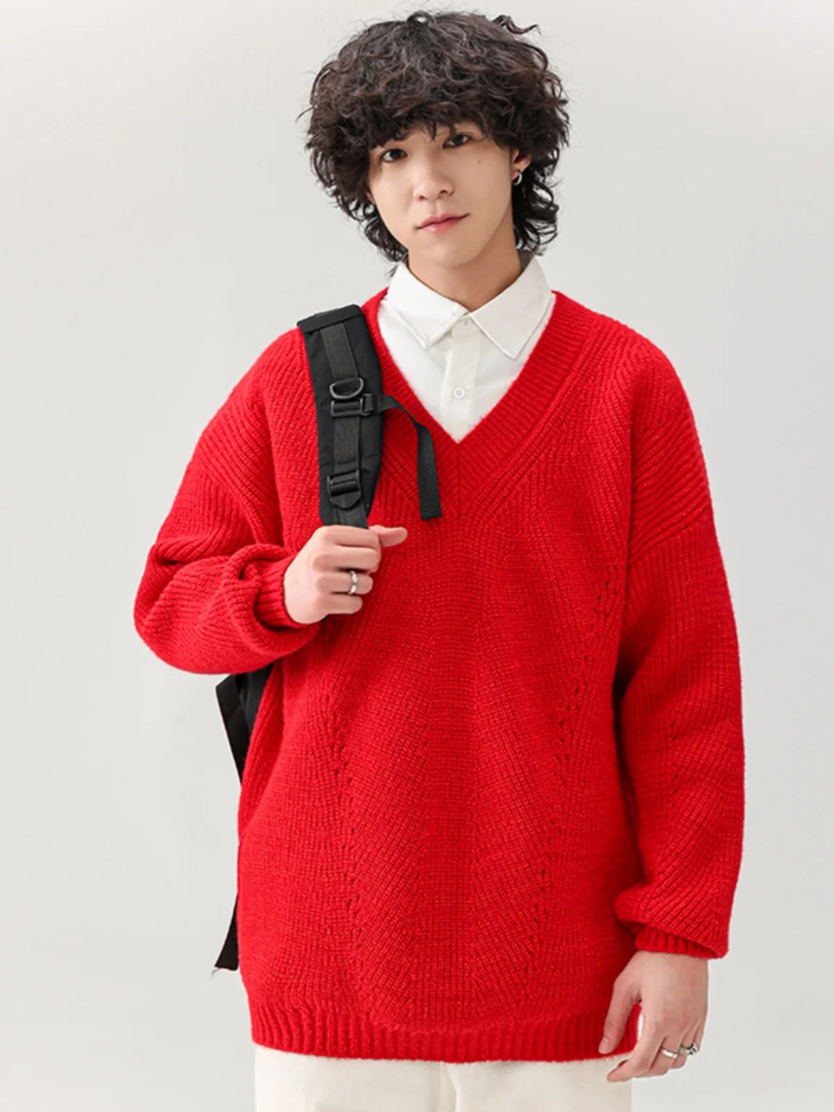 Мужской свободный свитер с V-образным вырезом, осенне-зимний, с узором, повседневный, свободного кроя, вязаный, из смесового полиэстера и нейлона
Мужской свободный свитер с V-образным вырезом, осенне-зимний, с узором, повседневный, свободного кроя, вязаный, из смесового полиэстера и нейлона