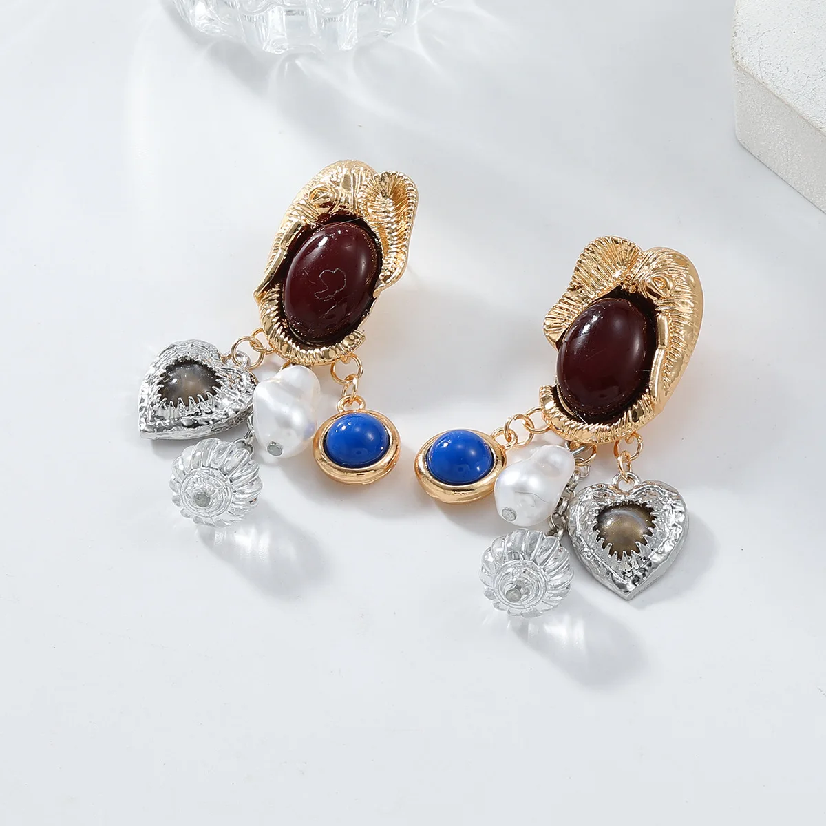 Resin Love Lantern Imitation Pearl Pendant Bohemian Ethnic Style Women's Earrings Cross-border Wholesale 2025 Aretes De Mujer Hk
Resin Love Lantern Imitation Pearl Pendant Bohemian Ethnic Style Women's Earrings Cross-border Wholesale 2025 Aretes De Mujer Hk