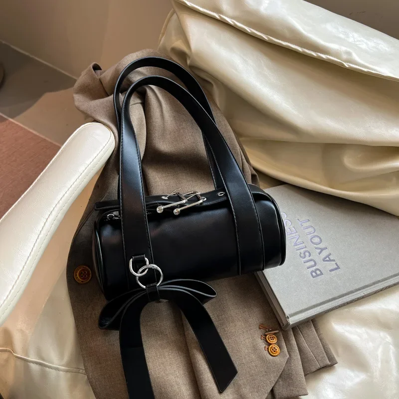 Summer New Fashionable Underarm Bag Women Hand-held Cylindrical Bag Sweet Bow Design Simple Single Shoulder Commuting Bag
Summer New Fashionable Underarm Bag Women Hand-held Cylindrical Bag Sweet Bow Design Simple Single Shoulder Commuting Bag