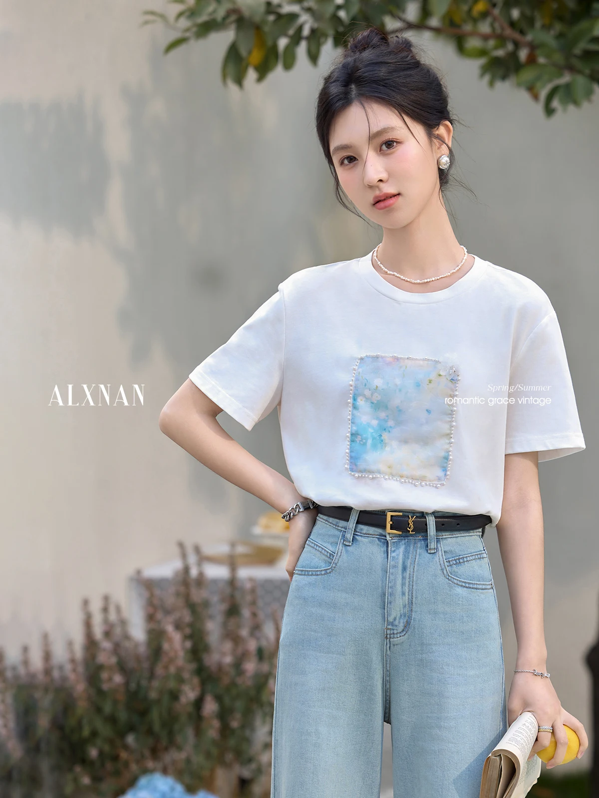 ALXNAN Off-white Women's T-shirt 2025 Summer Printed Beaded Design Simple Tees Office Round Neck Short Sleeve Top Female L53618
ALXNAN Off-white Women's T-shirt 2025 Summer Printed Beaded Design Simple Tees Office Round Neck Short Sleeve Top Female L53618