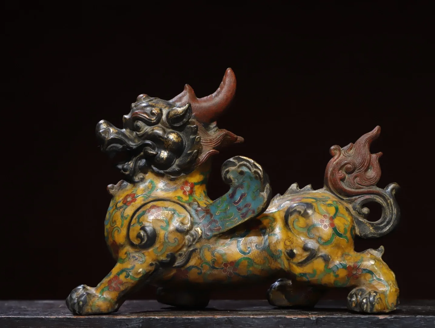 10"Tibetan Temple Collection Old Bronze Cloisonne Enamel Flower Pattern Kylin Statue War Unicorn Door God Amass wealth Ornaments
10"Tibetan Temple Collection Old Bronze Cloisonne Enamel Flower Pattern Kylin Statue War Unicorn Door God Amass wealth Ornaments