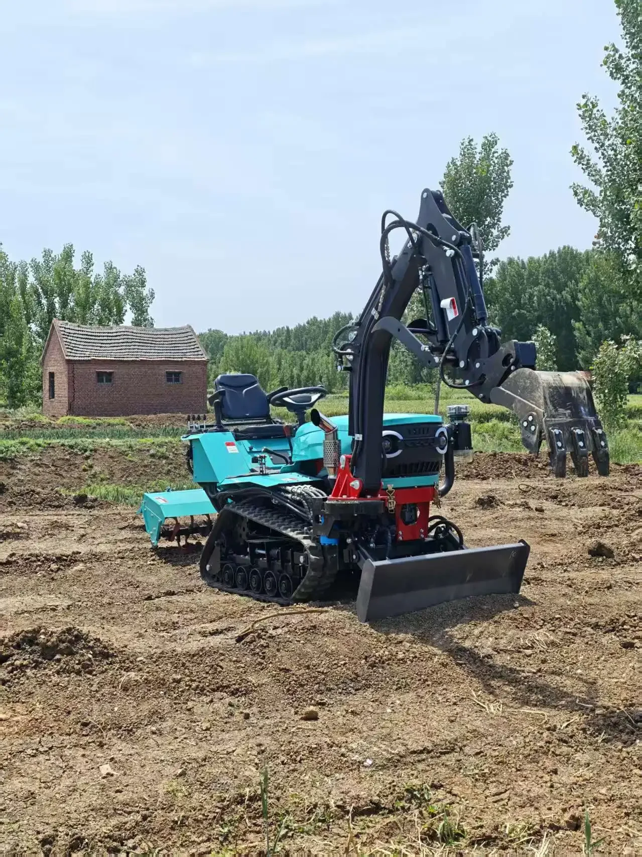 Crawler Tractor With Rotary Tiller Plow 40Hp 60Hp Rubber Track Diesel Farm Tractor Complete Farm Working Tools
Crawler Tractor With Rotary Tiller Plow 40Hp 60Hp Rubber Track Diesel Farm Tractor Complete Farm Working Tools