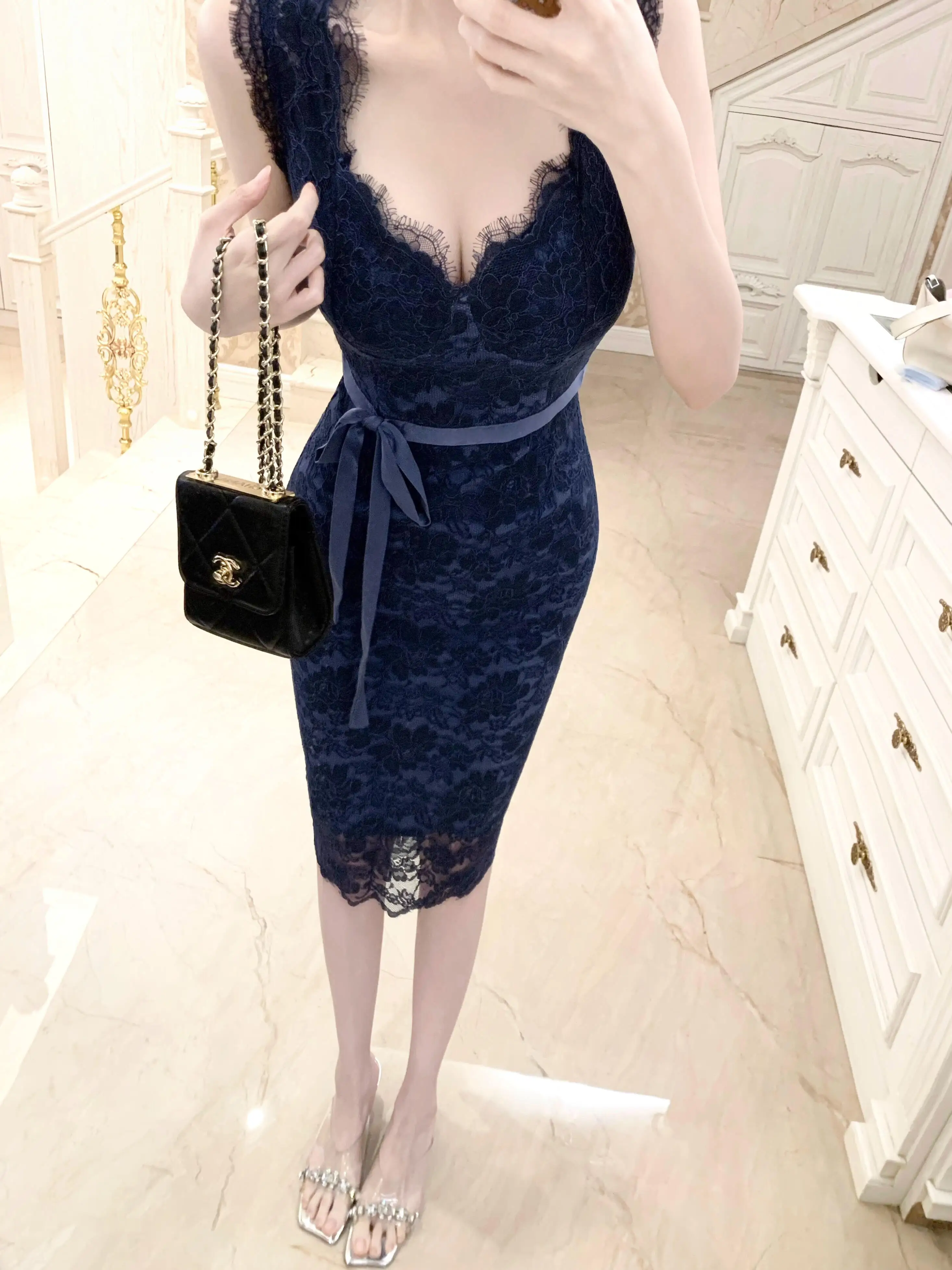Elegant plus Size Lace Splice V-Neck Sleeveless Dress Women Summer Slimming Long Skirt City Walk Party Date Casual Wear
Elegant plus Size Lace Splice V-Neck Sleeveless Dress Women Summer Slimming Long Skirt City Walk Party Date Casual Wear