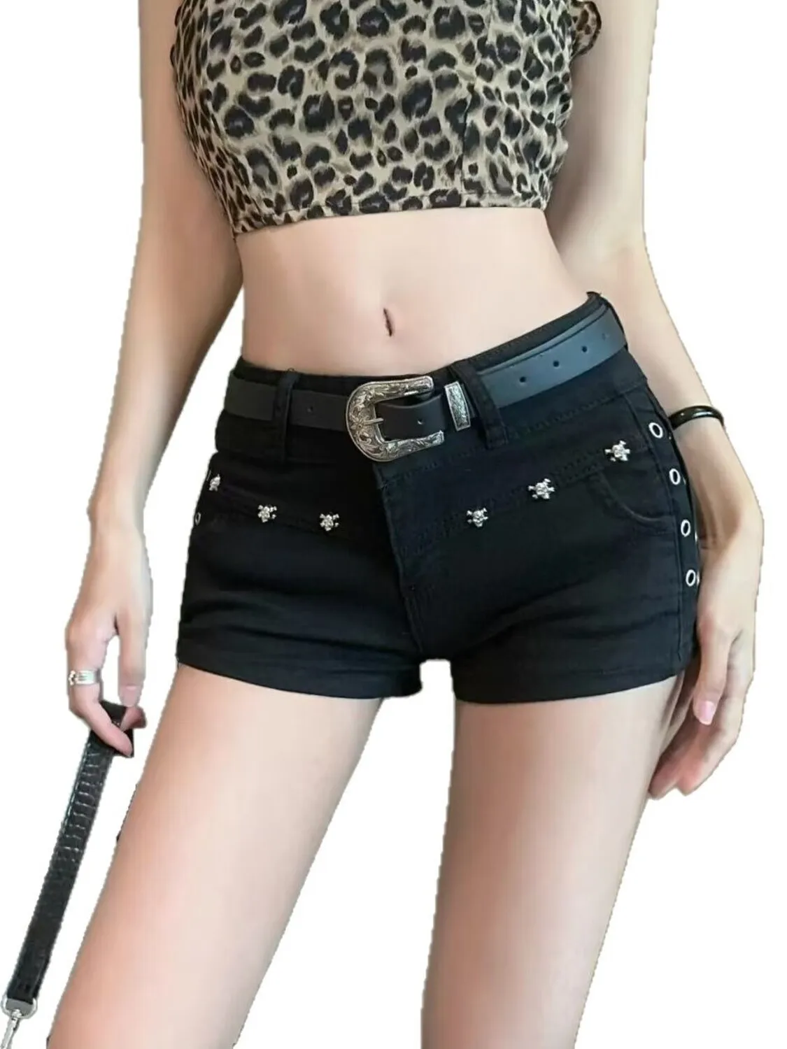 Women's Low Waist Black Denim Shorts Y2K Metal Rivet Decor Side Eyelet Slim Fit Stretch Summer Hot Pants Streetwear 2026
Women's Low Waist Black Denim Shorts Y2K Metal Rivet Decor Side Eyelet Slim Fit Stretch Summer Hot Pants Streetwear 2026
