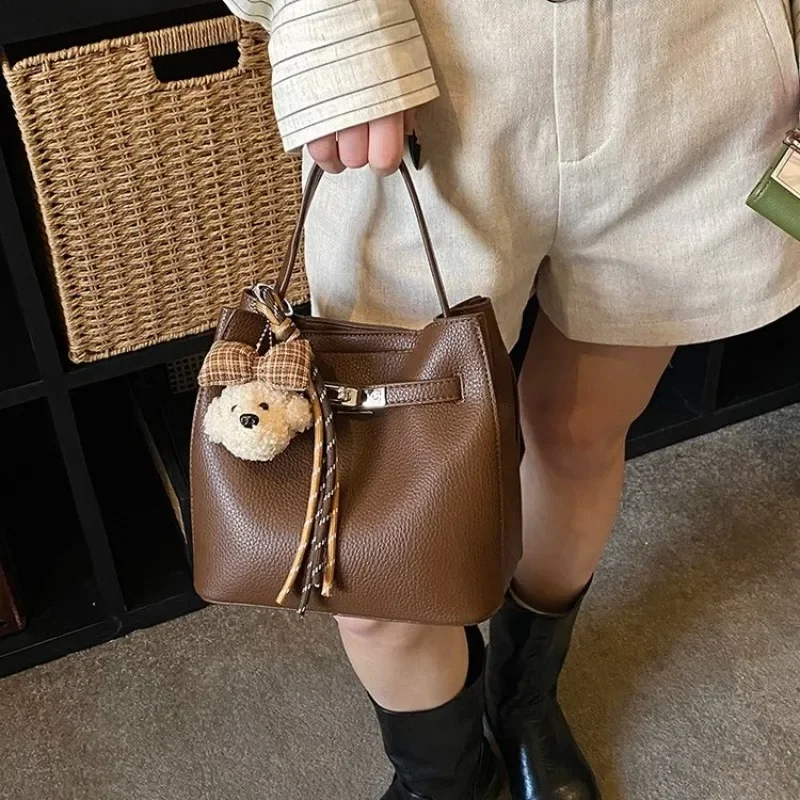Luxury Satchel Diaper Bag For Women Leather Shoulder Purse High End Minimalist Trendy Logo Letter Commuter Handbag Unique Tote
Luxury Satchel Diaper Bag For Women Leather Shoulder Purse High End Minimalist Trendy Logo Letter Commuter Handbag Unique Tote