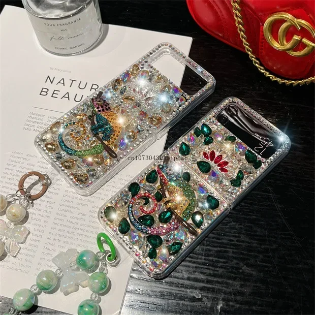 Luxury rhinestone Full of diamonds Chameleon Bracelet Full Coverage for Samsung fold5 ZFlip5 ZFlip4 Flip3 Shockproof Phone Case
Luxury rhinestone Full of diamonds Chameleon Bracelet Full Coverage for Samsung fold5 ZFlip5 ZFlip4 Flip3 Shockproof Phone Case