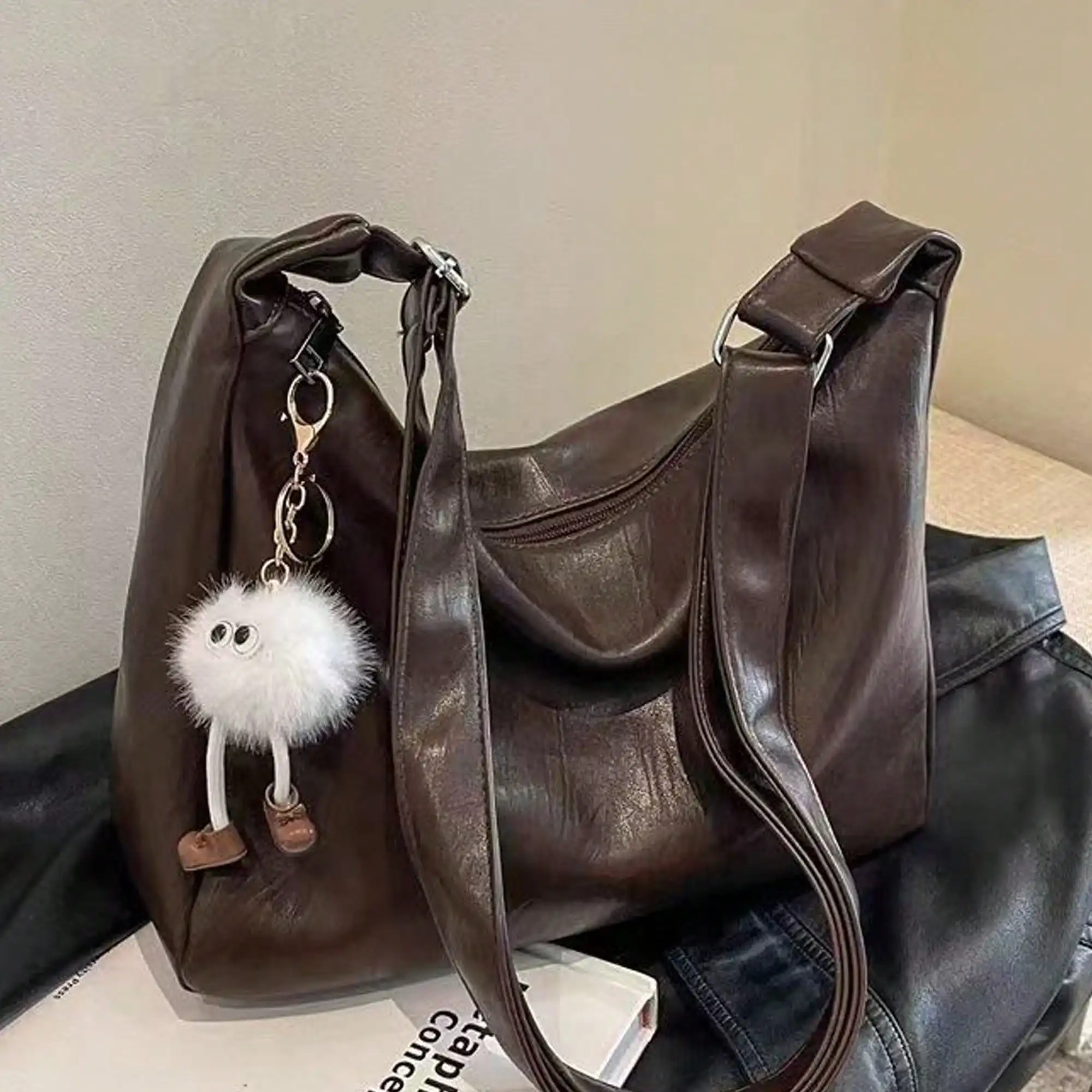 1pc Women's Fashion Shoulder Bag, Minimalist Crossbody Bag, Brown PU Material Shoulder Bag, Large Capacity Bag, Adjustable Strap, Suitable For Daily, Party, Commute
1pc Women's Fashion Shoulder Bag, Minimalist Crossbody Bag, Brown PU Material Shoulder Bag, Large Capacity Bag, Adjustable Strap, Suitable For Daily, Party, Commute