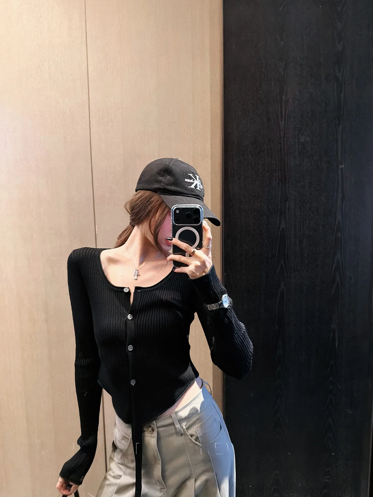 Вязаный кардиган Bla U-Ne, женский, приталенный, базовый, весна 2026, модный, простой, длинный рукав, для повседневной носки
Вязаный кардиган Bla U-Ne, женский, приталенный, базовый, весна 2026, модный, простой, длинный рукав, для повседневной носки