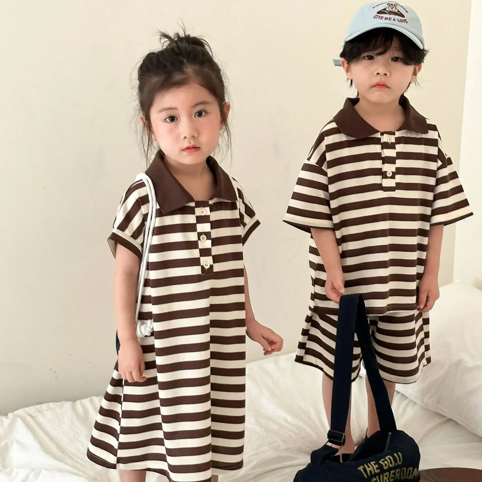 Girls loose dresses Boys short sleeve Outfits Summer boys girls cotton stripe clothes Siblings children's garments
Girls loose dresses Boys short sleeve Outfits Summer boys girls cotton stripe clothes Siblings children's garments