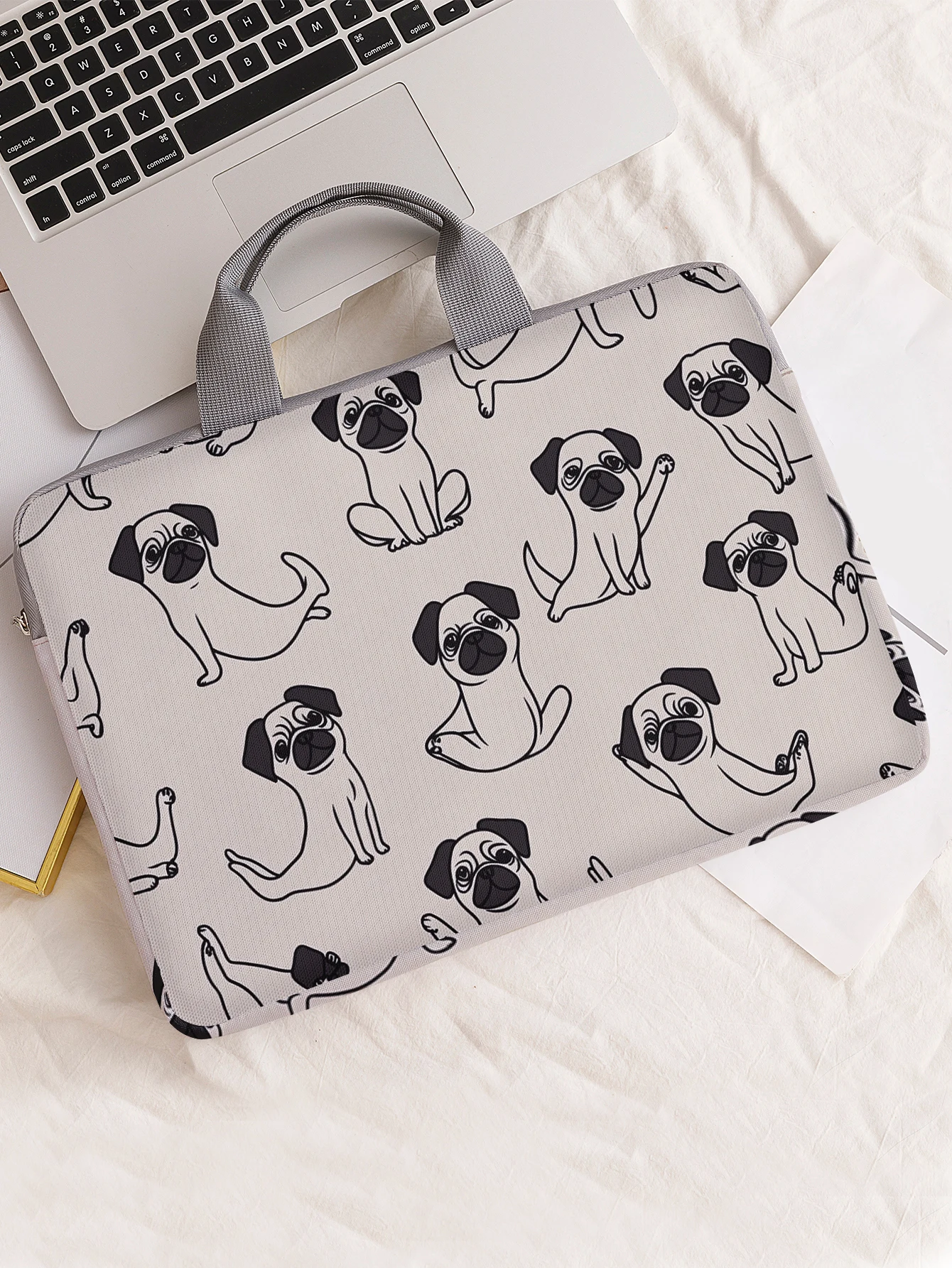 One Set, Two Styles, Pug Pattern Printed Laptop Sleeve, Briefcase, Suitable for 14-inch Laptops
One Set, Two Styles, Pug Pattern Printed Laptop Sleeve, Briefcase, Suitable for 14-inch Laptops
