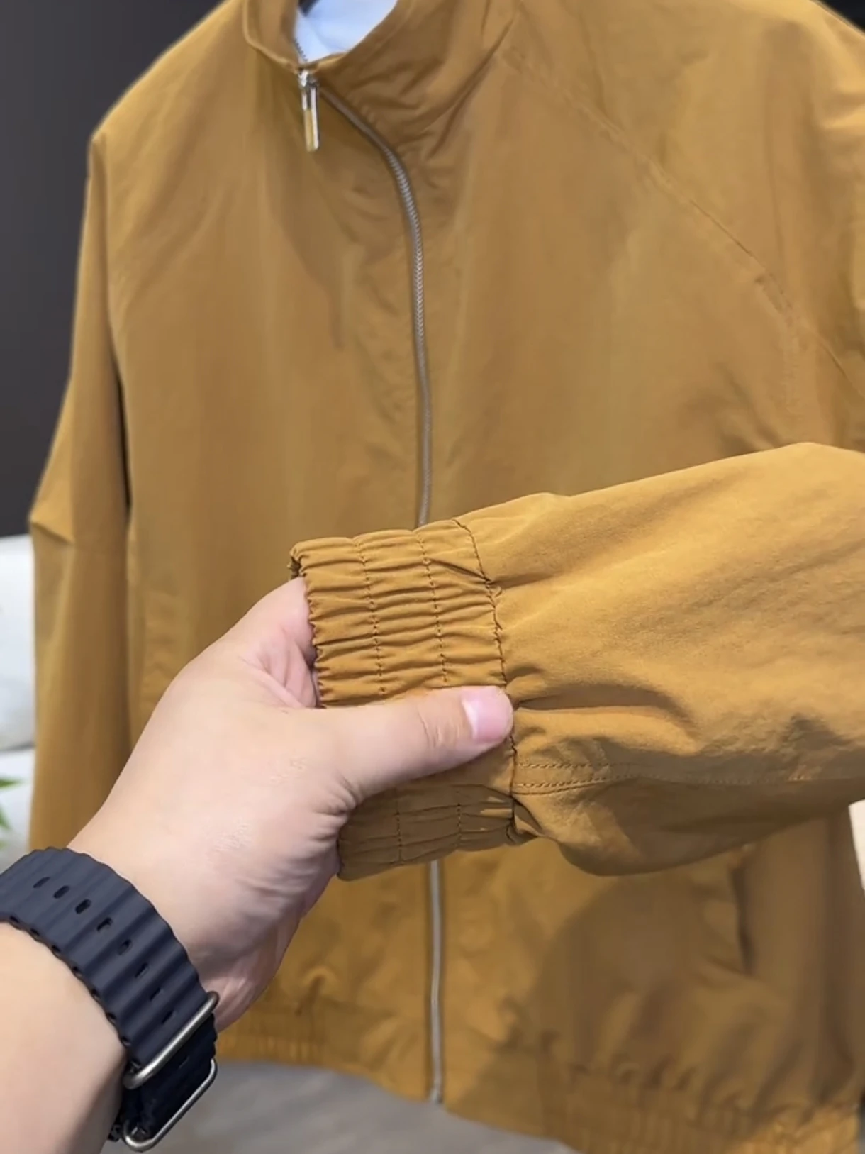 Spring New Style Men's Slim Fit Jacket Stand Collar Drop Shoulder Fashionable Versatile Cotton Polyester Zipper Closure Coat
Spring New Style Men's Slim Fit Jacket Stand Collar Drop Shoulder Fashionable Versatile Cotton Polyester Zipper Closure Coat