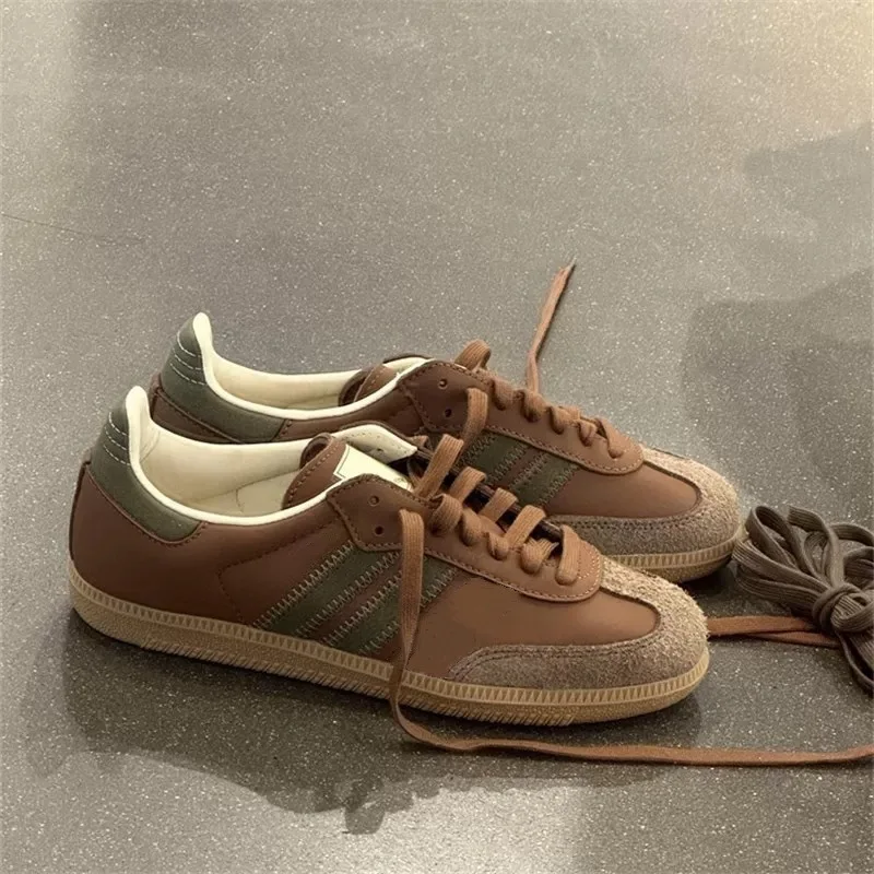 Женская тренировочная обувь из натуральной кожи, повседневная спортивная обувь, уличные низкие туфли на плоской подошве, удобные модные туфли
Женская тренировочная обувь из натуральной кожи, повседневная спортивная обувь, уличные низкие туфли на плоской подошве, удобные модные туфли