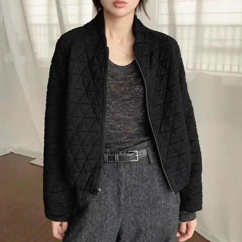 Женская куртка-бомбер с ромбовидным узором и стразами, модная повседневная свободная хлопковая куртка на весну-осень, укороченная бейсбольная куртка оверсайз J184
Женская куртка-бомбер с ромбовидным узором и стразами, модная повседневная свободная хлопковая куртка на весну-осень, укороченная бейсбольная куртка оверсайз J184