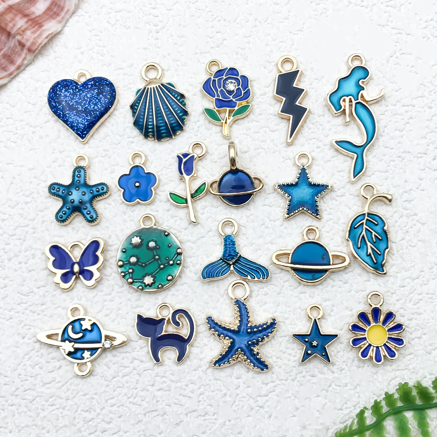 Mixed 20pcs alloy drip oil deep blue jewelry set series, DIY fashion jewelry making craft accessories, holiday fashion accessory
Mixed 20pcs alloy drip oil deep blue jewelry set series, DIY fashion jewelry making craft accessories, holiday fashion accessory